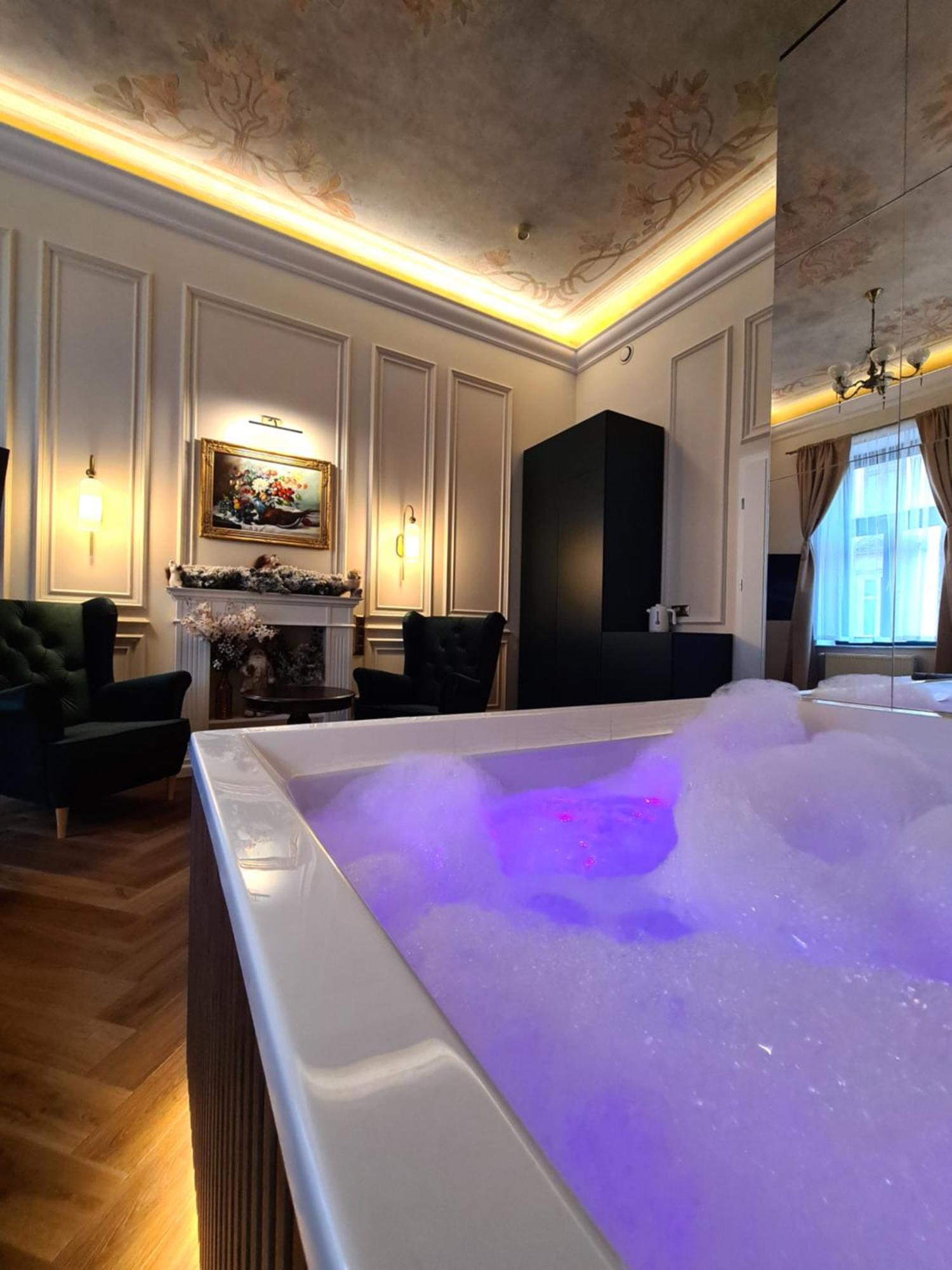 Art Jacuzzi Koletek Apartment Krasków Exterior foto